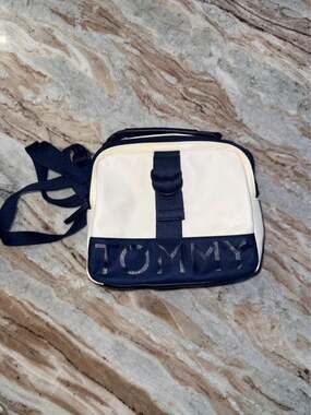 Tommy Hilfiger Kayna II Nylon Camera Crossbody Bag - Navy/White